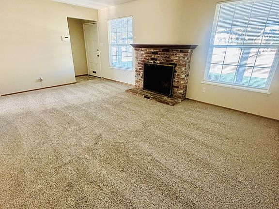 3rd image of 3178 Hillview Ct