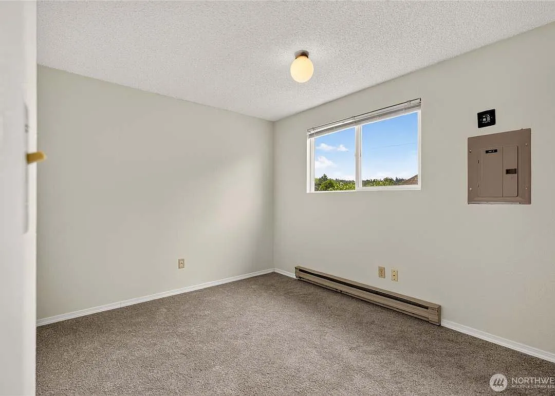 2 bed, 670 sqft, $2,000 — Photo 2