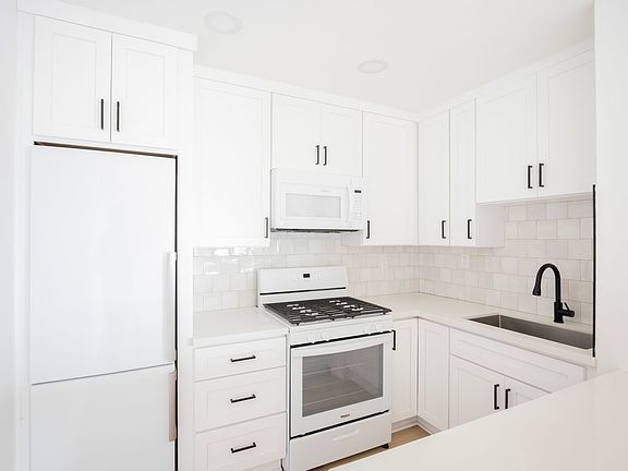 5th image of 1116 N Spaulding Ave APT G