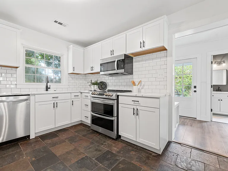 1215 Byron Rd — Photo 8