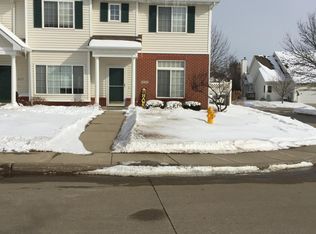 2111 Ridgeview Cir, Clive, IA 50325