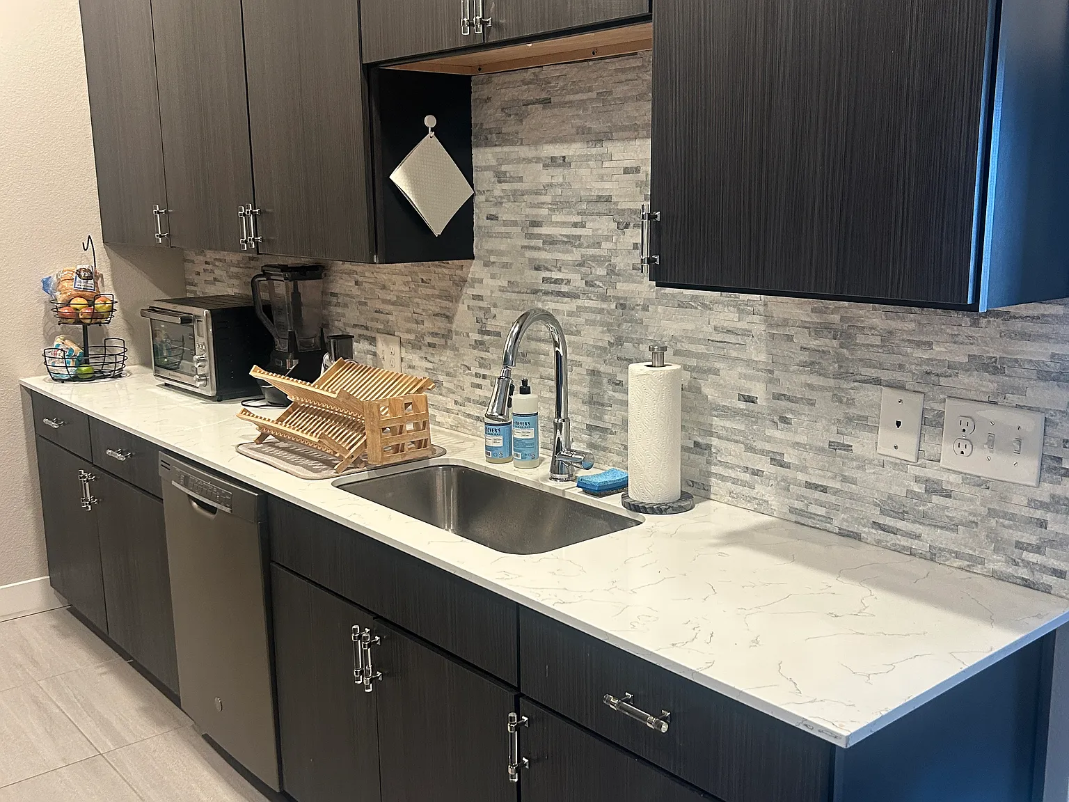 2 bed, 920 sqft, $2,250 — Photo 4