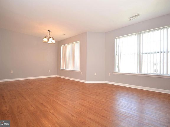 4th image of 2011 Starlight Ln Unit 3A