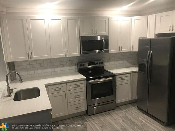 3rd image of 1400 SE 7th Ave APT 2
