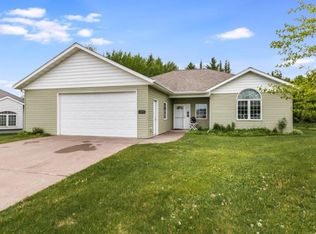726 Laura Lane Cir, Two Harbors, MN 55616