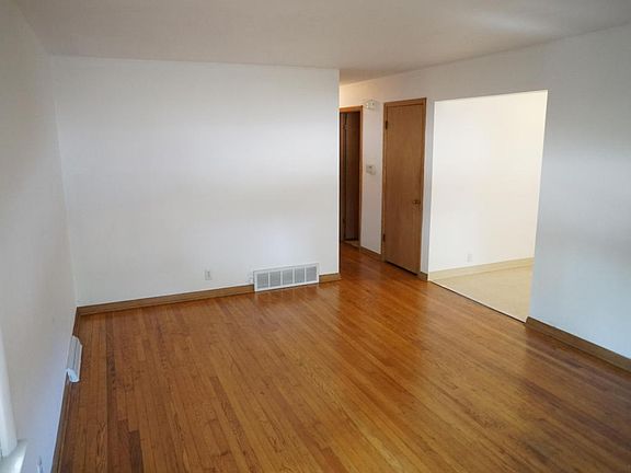 4th image of 8946 W Grantosa Dr