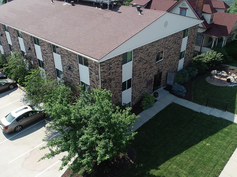 Hanscom Court