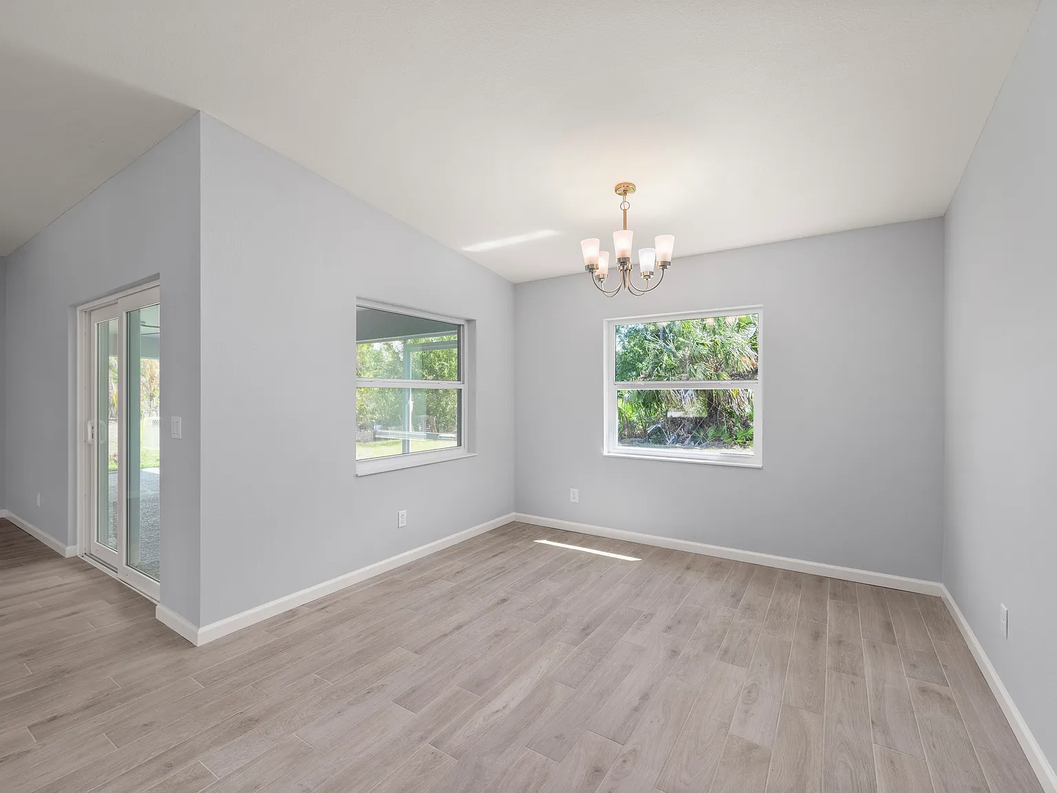 3 bed, 1729 sqft, $2,200 — Photo 3