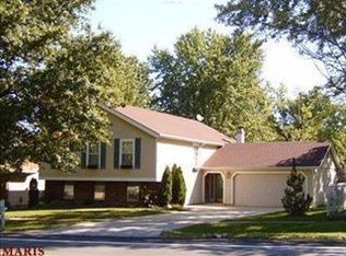 368 New Ballwin Rd, Ballwin, MO 63021