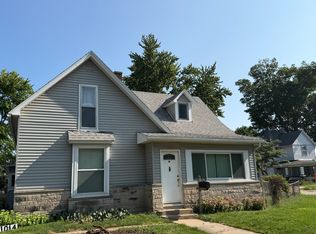 204 W Clinton Ave, Farmer City, IL 61842