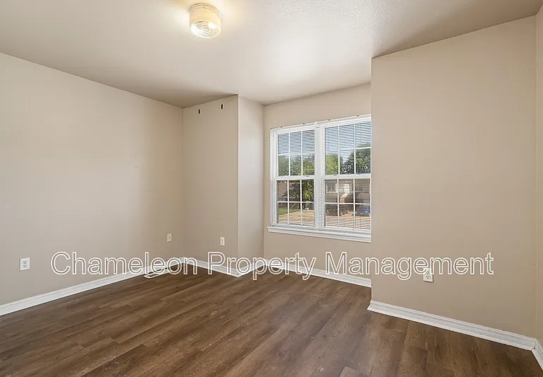 2910 Dawn Ct #C — Photo 17