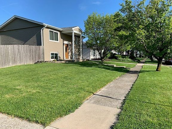 3rd image of 16201 92nd Ave