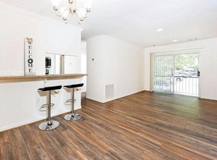 18304 Streamside Dr APT 204, Gaithersburg, MD 20879