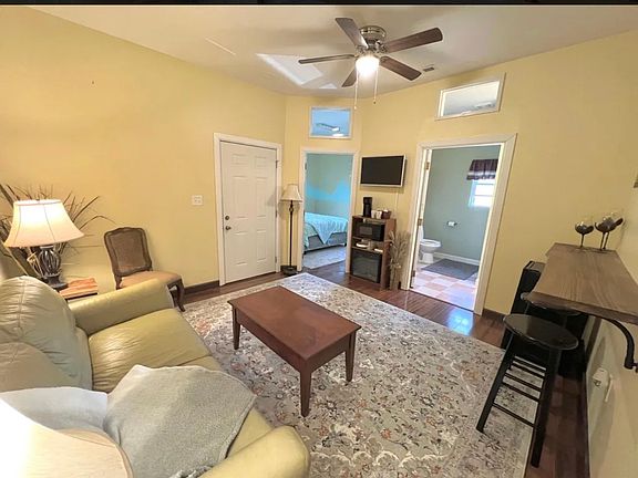 4th image of 9952 Friendship Rd