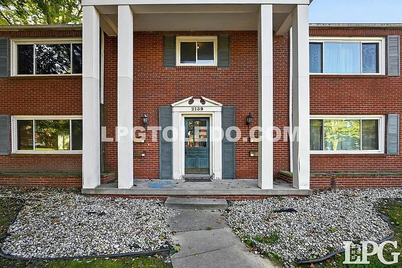 3 bed, 2.0 bath, 1492 sqft, $2,800 — Photo 4