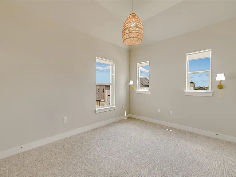 6133 Florencia Ln — Photo 16