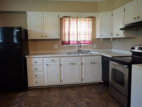 3rd image of 1820 Costigan Dr
