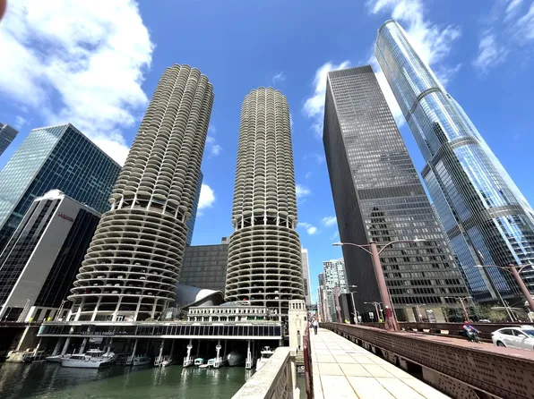 300 N State St APT 5225, Chicago, IL 60654