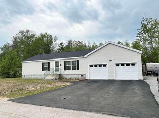 93 Stacey Dr, Hopkinton, NH 03229