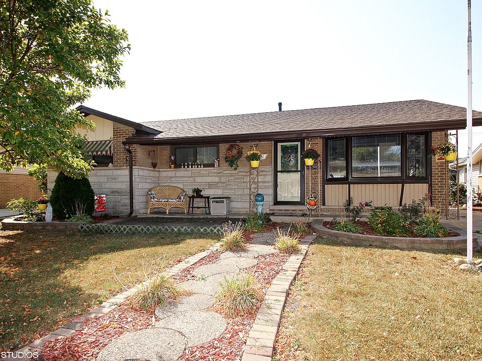 1st image of 6701 W 165th Pl
