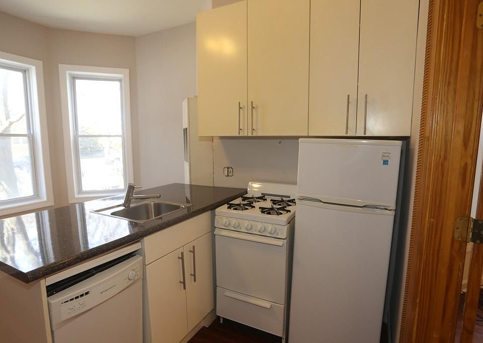 1st image of 4703 N Winchester Ave APT 1F