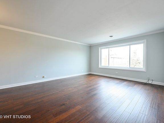 4th image of 1819 W Thome Ave