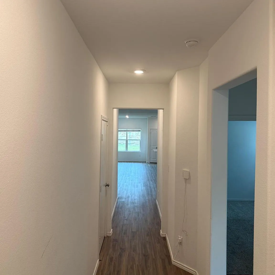 3 bed, 2.0 bath, 1636 sqft, $2,195 — Photo 2