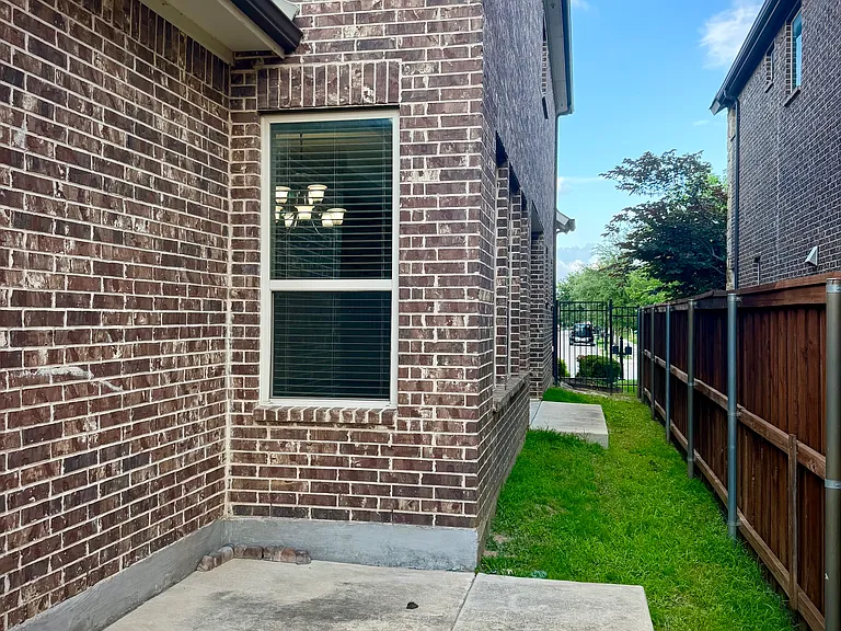 1014 Lone Ivory Trl — Photo 39