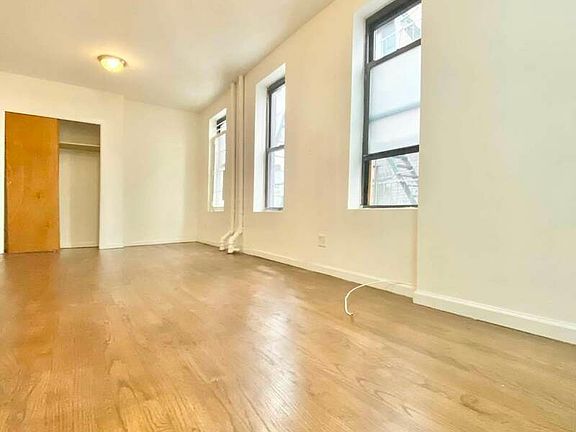 4th image of 326 E 78th St APT 8