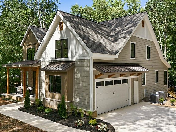 2nd image of 1701 Beechwood Ln