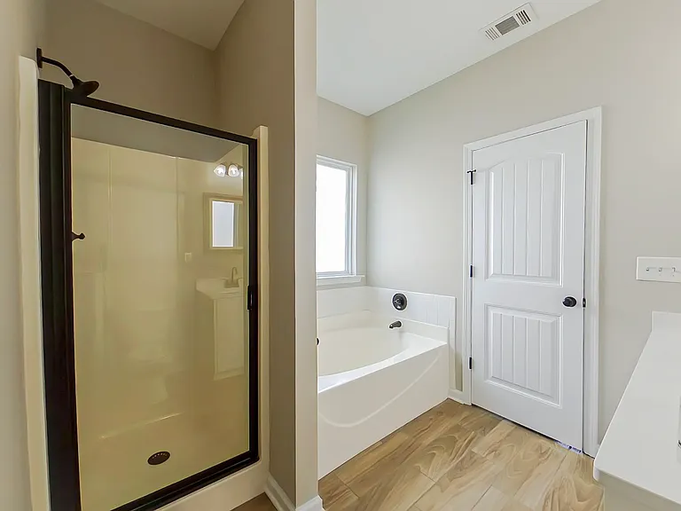 760 Keyes Dr — Photo 16