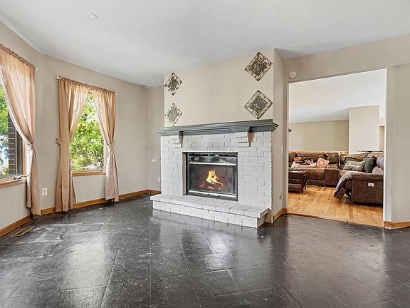 3rd image of 13200 Fountain Ct