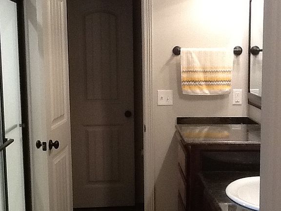 3rd image of 105B Dogwood