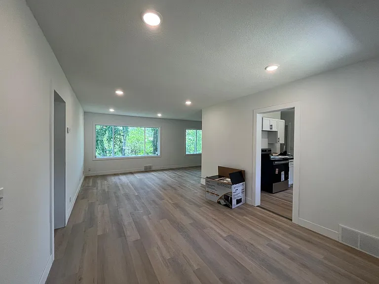 4301 Pleasant St SE — Photo 6