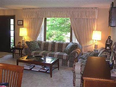 3rd image of 19652 Jamestown Cir