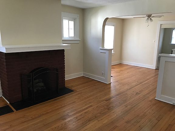 2nd image of 2362 Mundale Ave