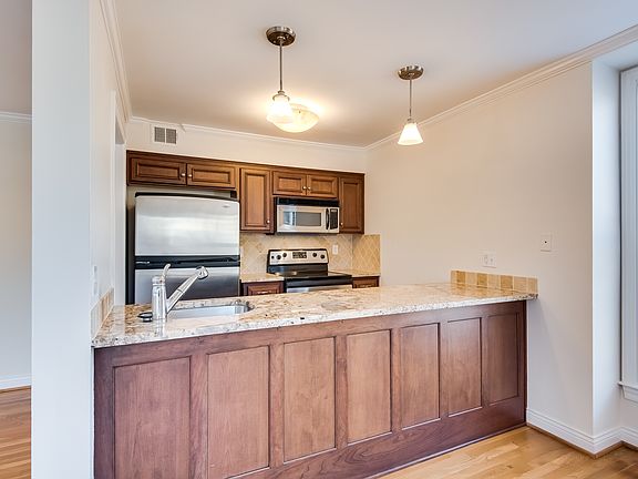 5th image of 3730 Locust St APT 18
