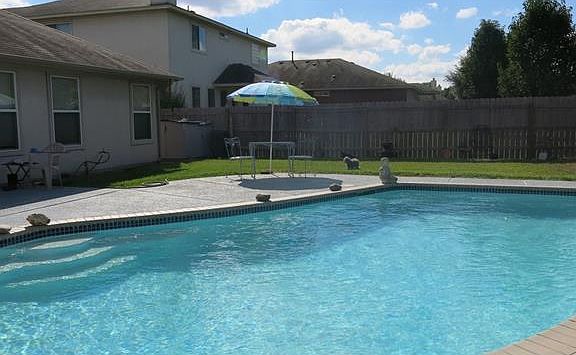 3rd image of 305 Silverado Dr