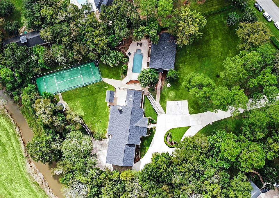 1st image of 809 Cowards Creek Dr
