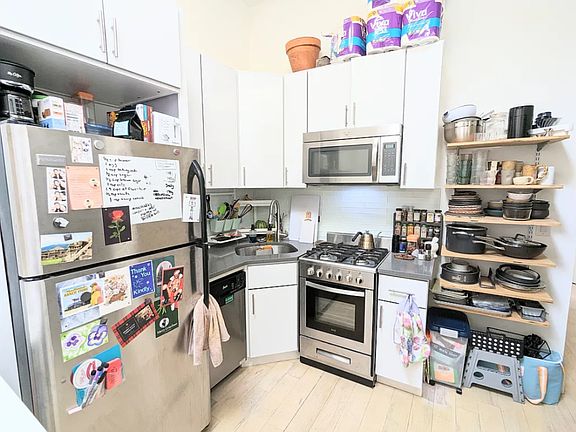 4th image of 157 Wilson Ave APT 3L