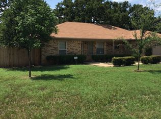 2520 Avonhill Dr, Arlington, TX 76015
