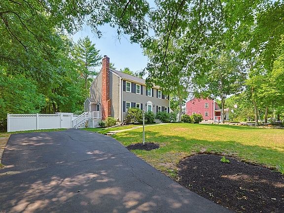 3rd image of 245 Winter St