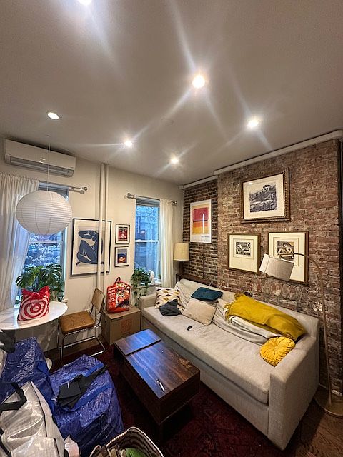 1st image of 123 E 18th St APT 4