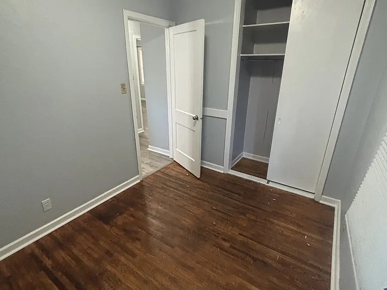 1729 E Looman St — Photo 7