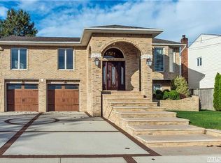 2129 Legion St, Bellmore, NY 11710