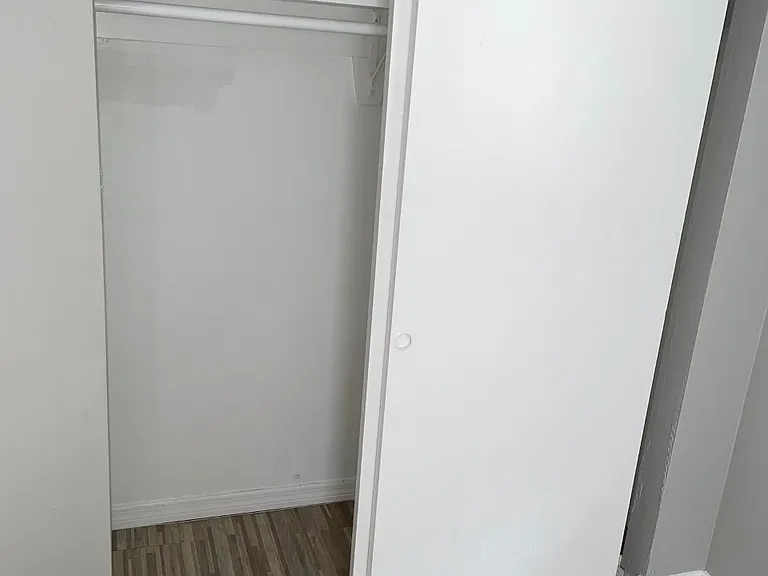 2243 Euclid Ave — Photo 10