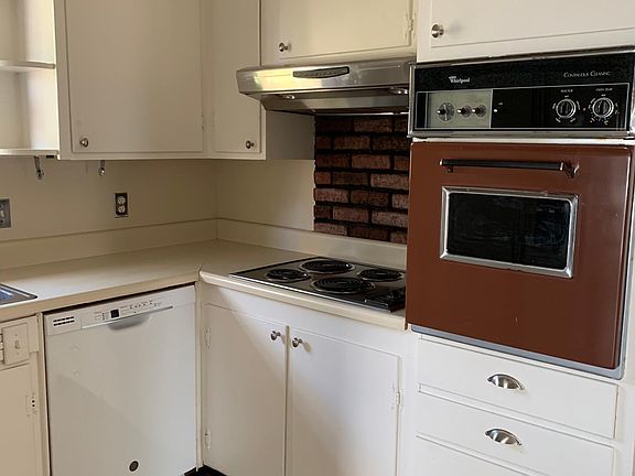 2nd image of 125 Oakhaven Dr