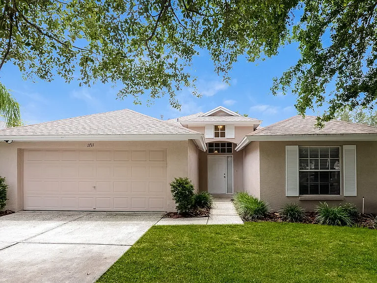 1711 Scotch Pine Dr — Photo 1
