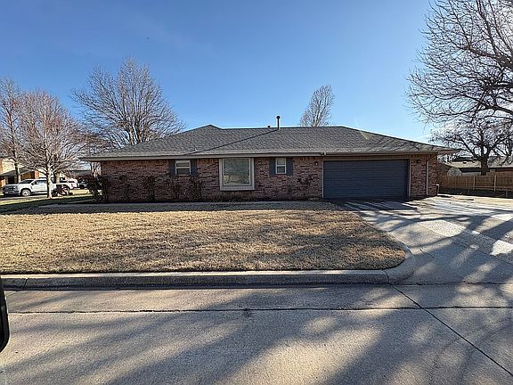 2nd image of 2400 Southlawn Pl