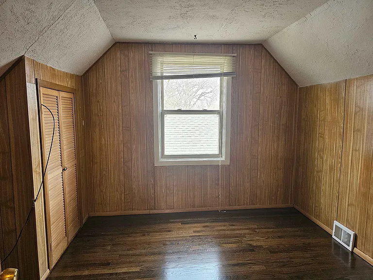 303 W Hawley St — Photo 22